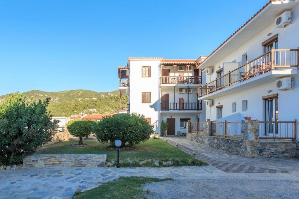 Nikolaos Studios Apartments スコペロス エクステリア 写真