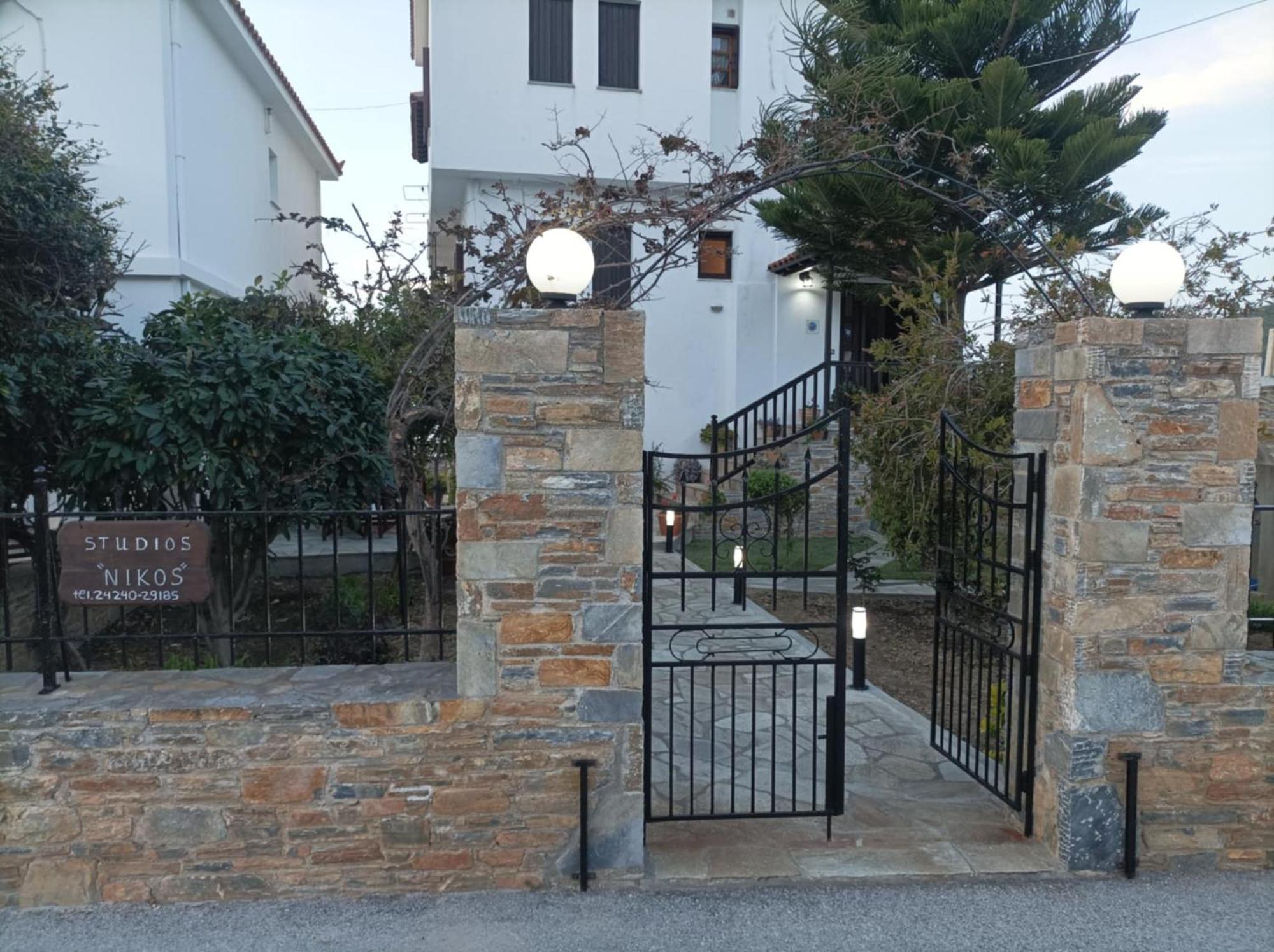 Nikolaos Studios Apartments スコペロス エクステリア 写真